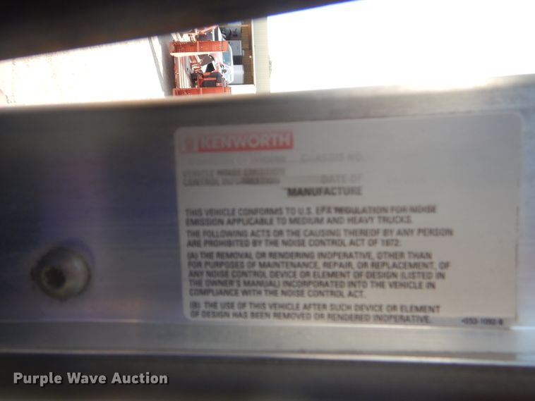 image for item DJ8777 2007 Kenworth W900  semi truck