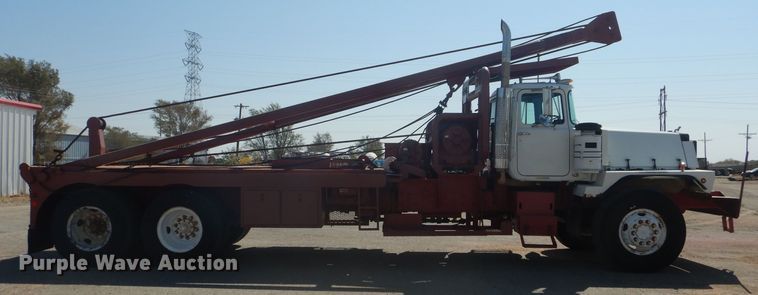 image for item DJ8781 2003 Mack RD888SX  winch truck