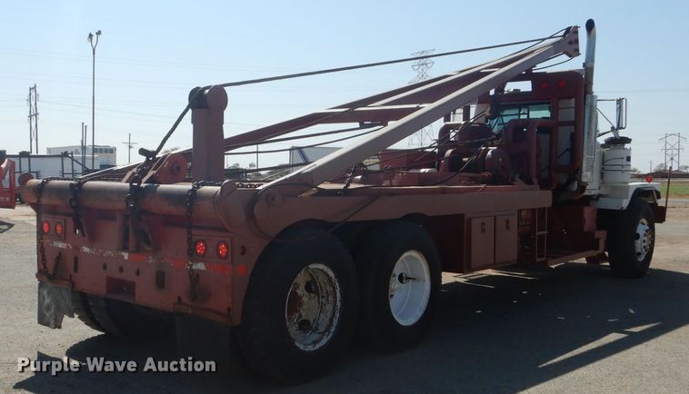 image for item DJ8781 2003 Mack RD888SX  winch truck