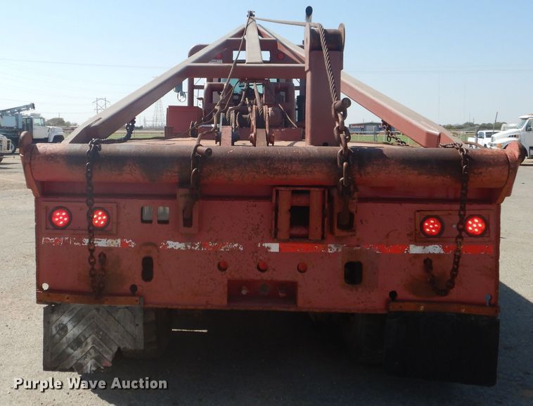 image for item DJ8781 2003 Mack RD888SX  winch truck