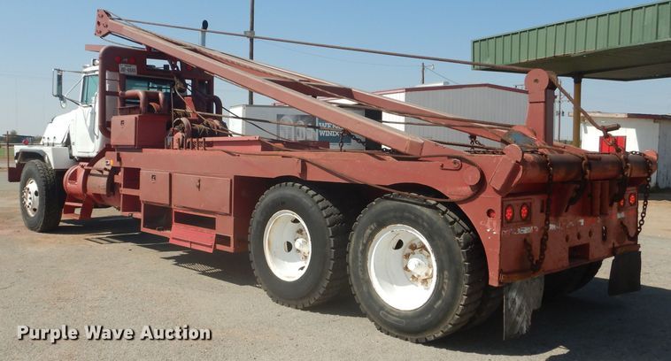 image for item DJ8781 2003 Mack RD888SX  winch truck