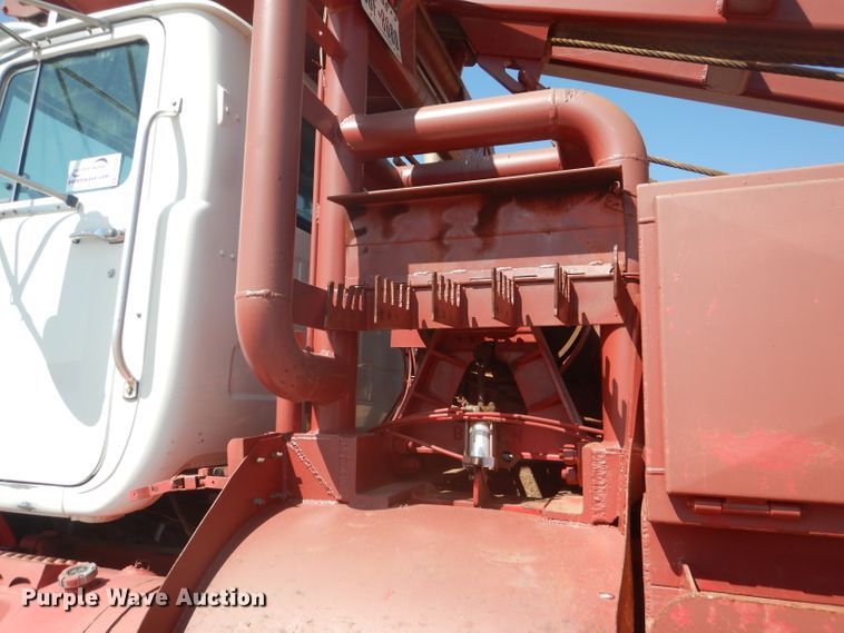 image for item DJ8781 2003 Mack RD888SX  winch truck