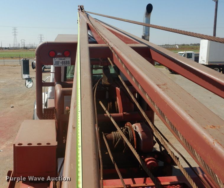 image for item DJ8781 2003 Mack RD888SX  winch truck