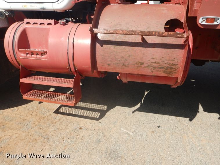 image for item DJ8781 2003 Mack RD888SX  winch truck