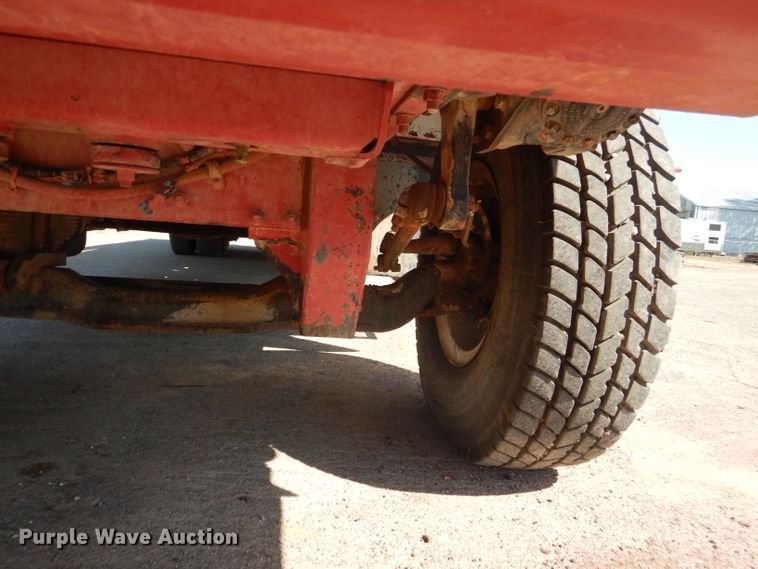 image for item DJ8781 2003 Mack RD888SX  winch truck