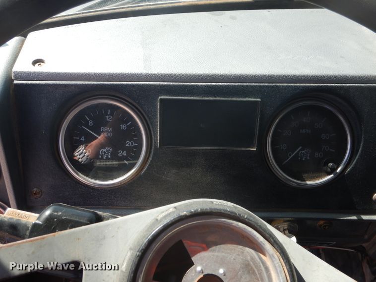 image for item DJ8781 2003 Mack RD888SX  winch truck