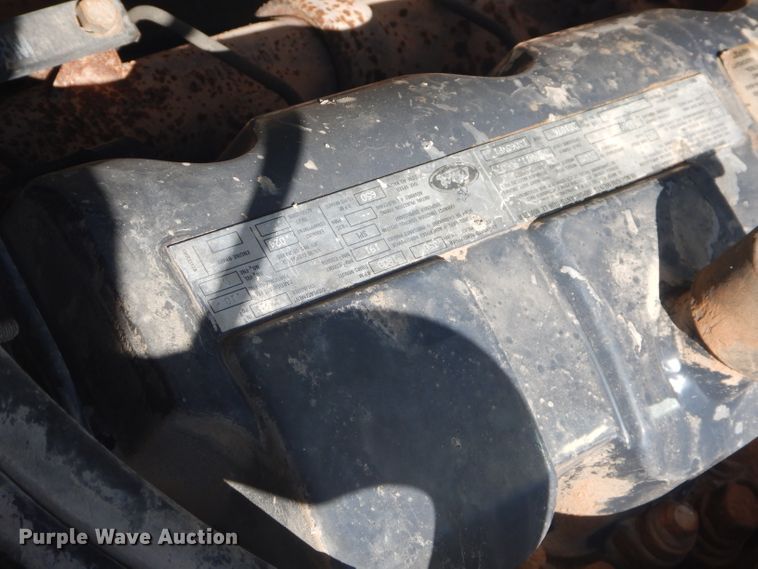 image for item DJ8781 2003 Mack RD888SX  winch truck