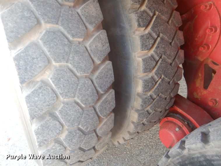 image for item DJ8781 2003 Mack RD888SX  winch truck