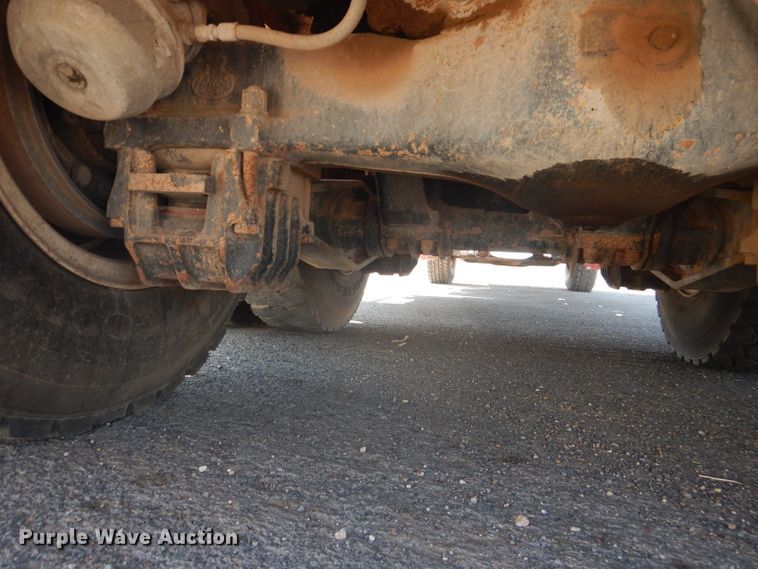 image for item DJ8781 2003 Mack RD888SX  winch truck