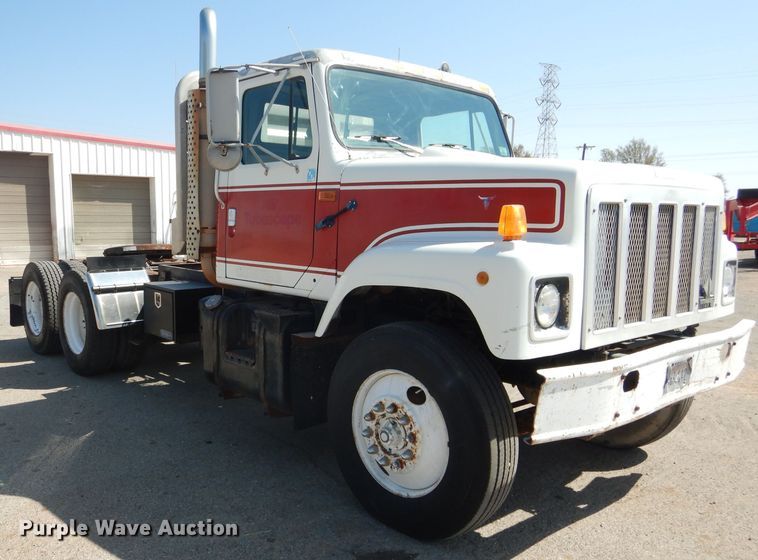 image for item DJ8782 1994 International F2574  semi truck