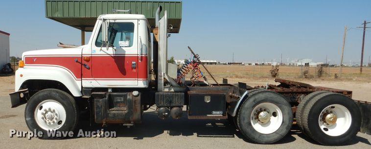 image for item DJ8782 1994 International F2574  semi truck