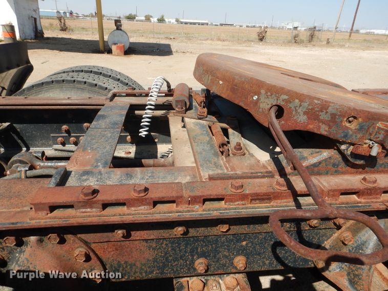 image for item DJ8782 1994 International F2574  semi truck