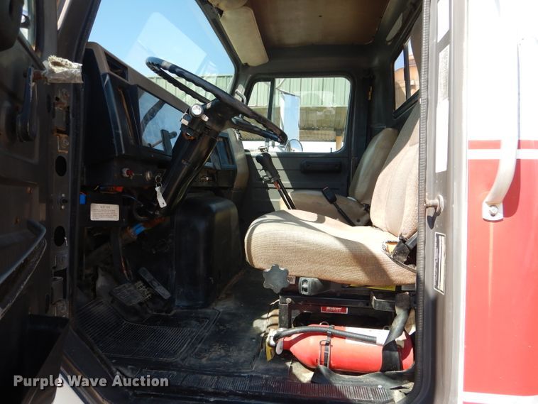 image for item DJ8782 1994 International F2574  semi truck