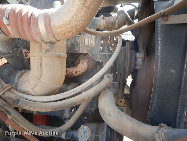 image for item DJ8782 1994 International F2574  semi truck