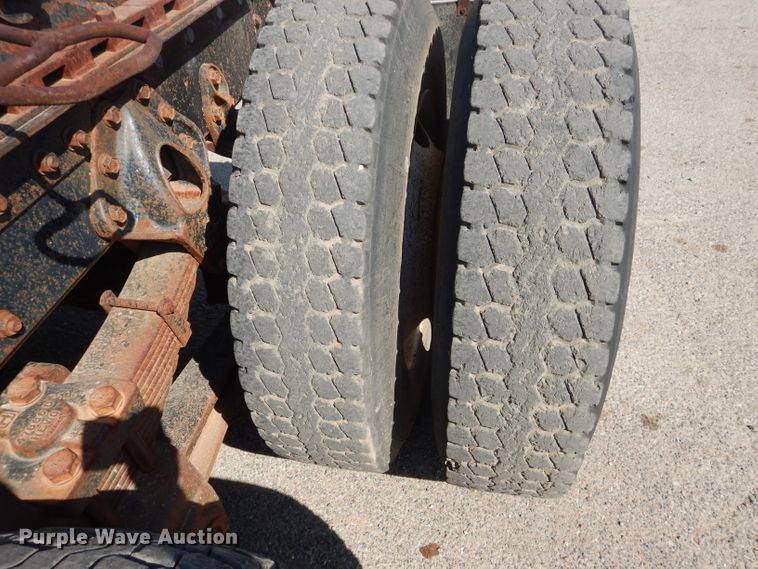 image for item DJ8782 1994 International F2574  semi truck