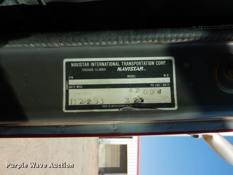 image for item DJ8782 1994 International F2574  semi truck