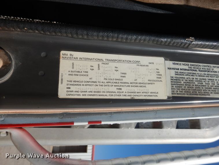 image for item DJ8782 1994 International F2574  semi truck