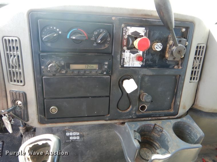 image for item DJ8783 2013 International WorkStar 7300  winch truck