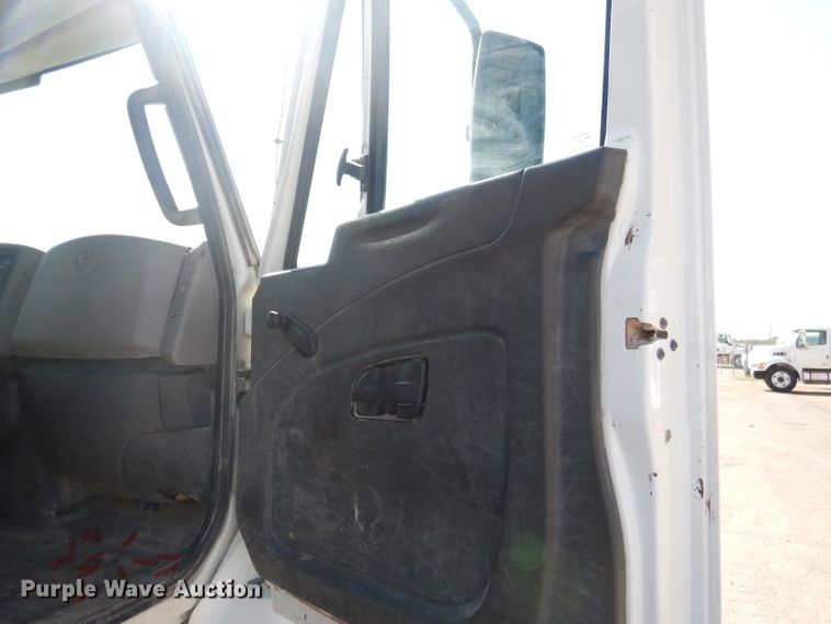 image for item DJ8783 2013 International WorkStar 7300  winch truck