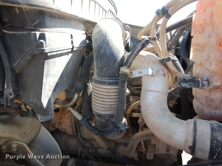 image for item DJ8783 2013 International WorkStar 7300  winch truck