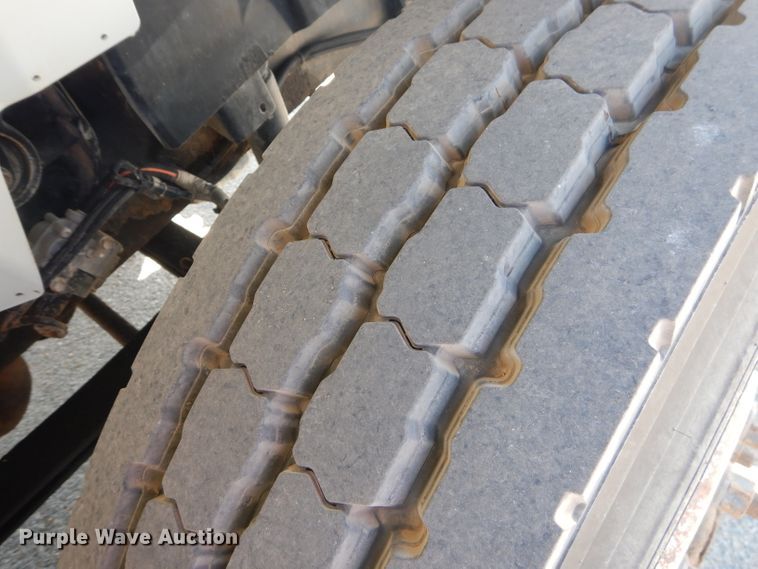 image for item DJ8783 2013 International WorkStar 7300  winch truck