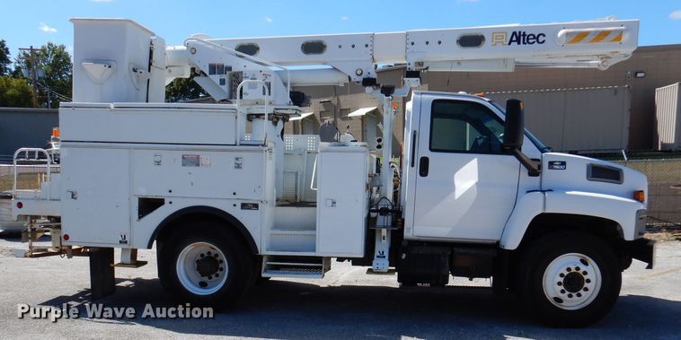 image for item DY9524 2006 Chevrolet C7500  bucket truck