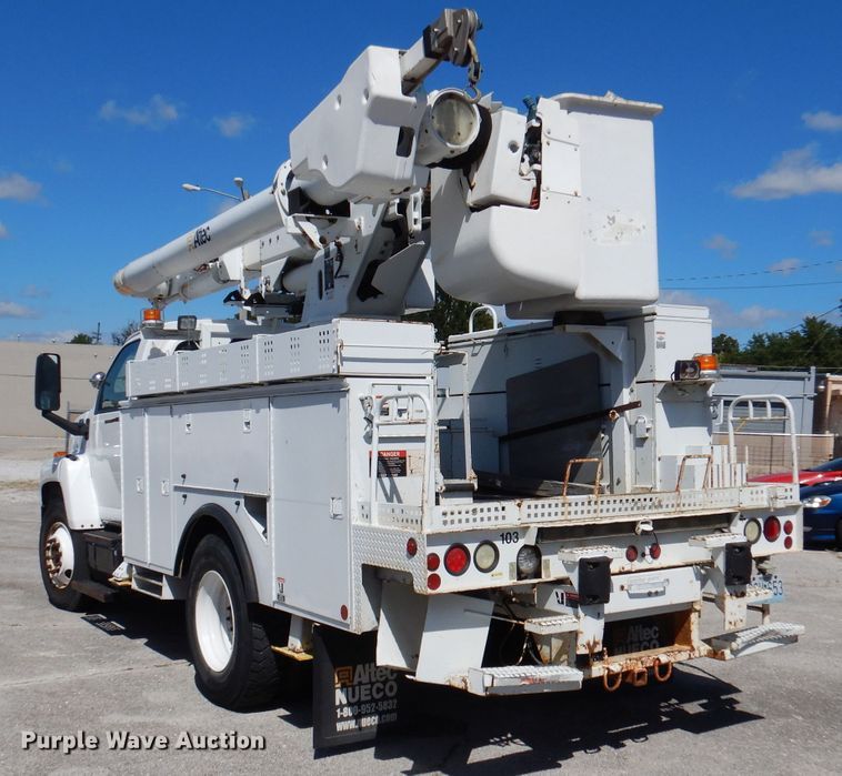 image for item DY9524 2006 Chevrolet C7500  bucket truck
