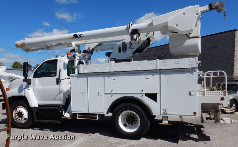 image for item DY9524 2006 Chevrolet C7500  bucket truck