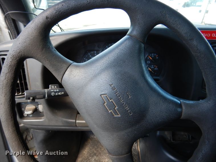 image for item DY9524 2006 Chevrolet C7500  bucket truck