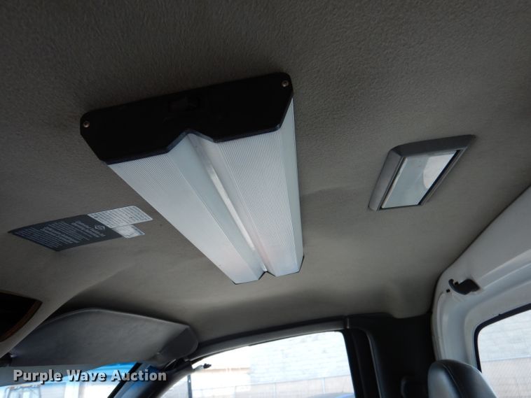 image for item DY9524 2006 Chevrolet C7500  bucket truck