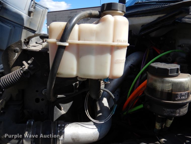 image for item DY9524 2006 Chevrolet C7500  bucket truck