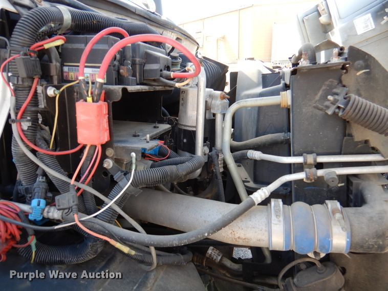 image for item DY9524 2006 Chevrolet C7500  bucket truck