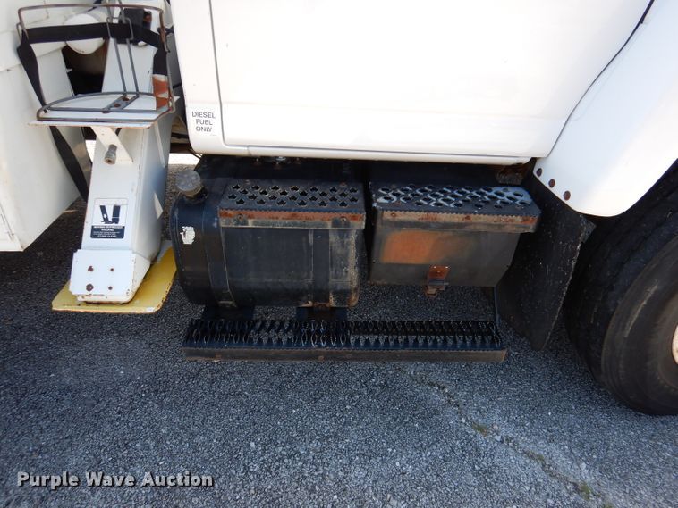 image for item DY9524 2006 Chevrolet C7500  bucket truck