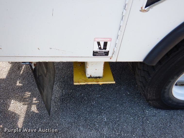 image for item DY9524 2006 Chevrolet C7500  bucket truck