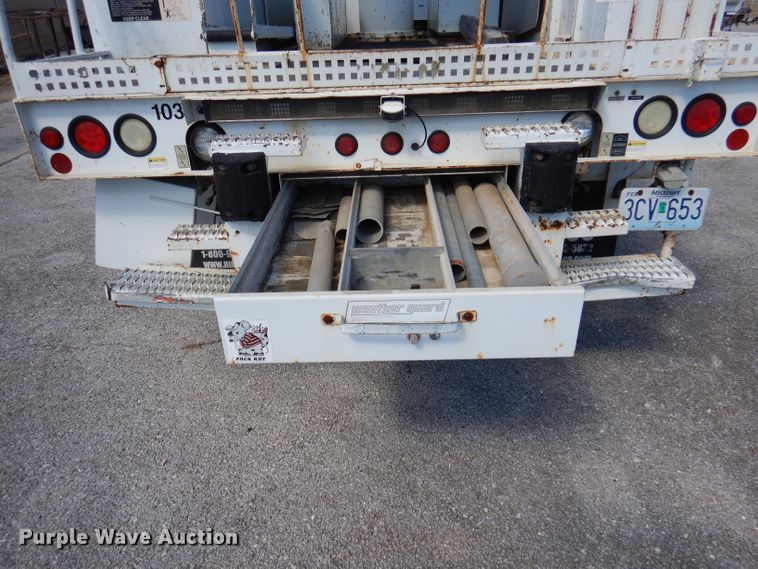 image for item DY9524 2006 Chevrolet C7500  bucket truck