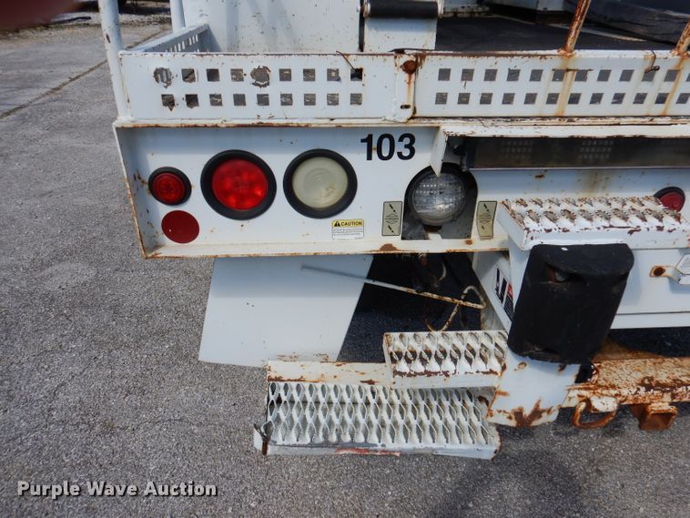 image for item DY9524 2006 Chevrolet C7500  bucket truck