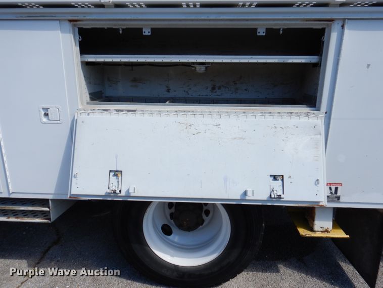 image for item DY9524 2006 Chevrolet C7500  bucket truck
