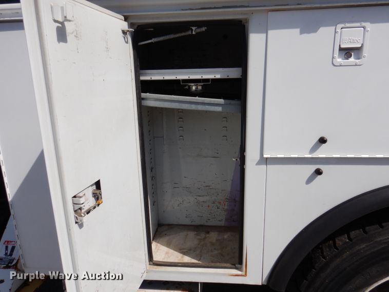 image for item DY9524 2006 Chevrolet C7500  bucket truck