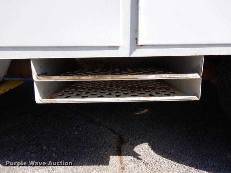 image for item DY9524 2006 Chevrolet C7500  bucket truck