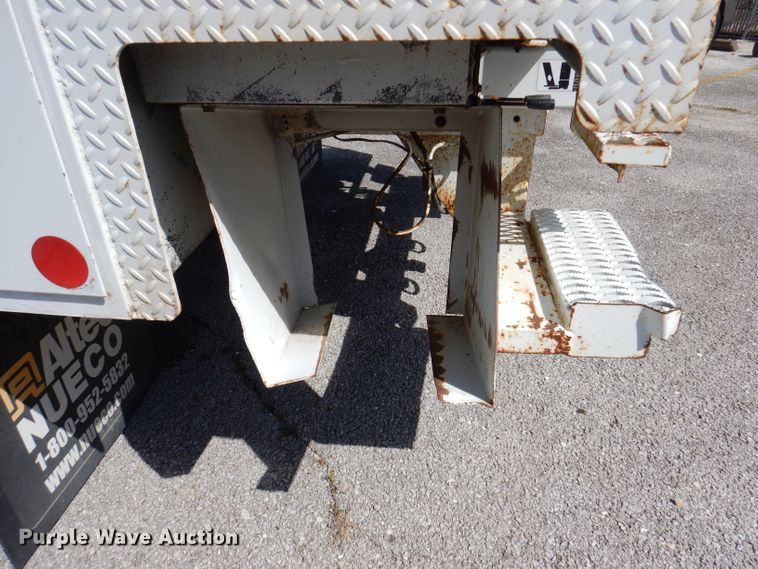 image for item DY9524 2006 Chevrolet C7500  bucket truck