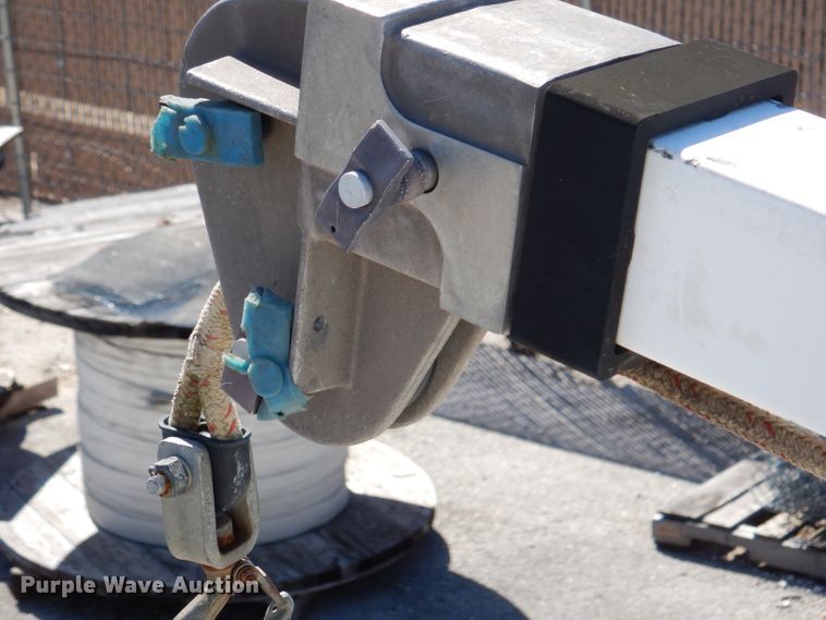 image for item DY9524 2006 Chevrolet C7500  bucket truck