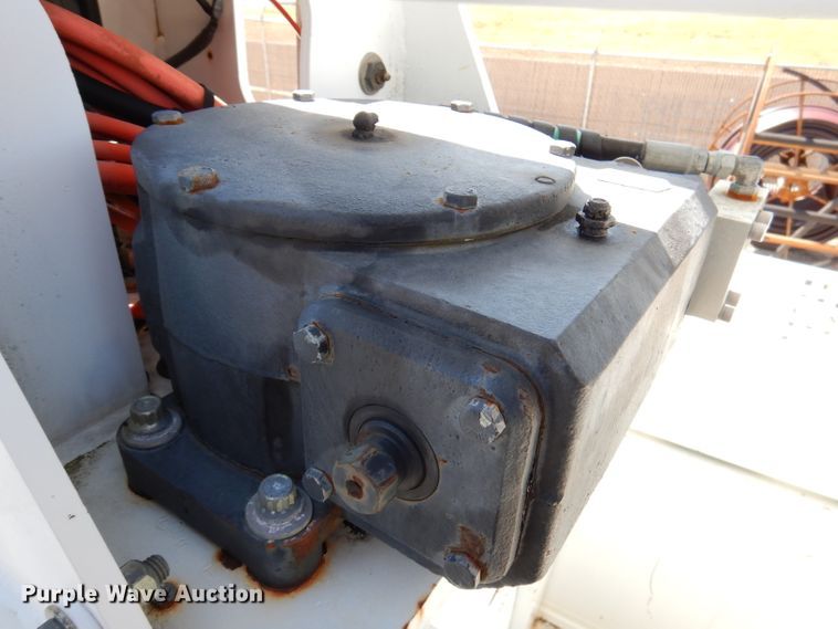 image for item DY9524 2006 Chevrolet C7500  bucket truck