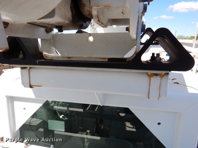 image for item DY9524 2006 Chevrolet C7500  bucket truck