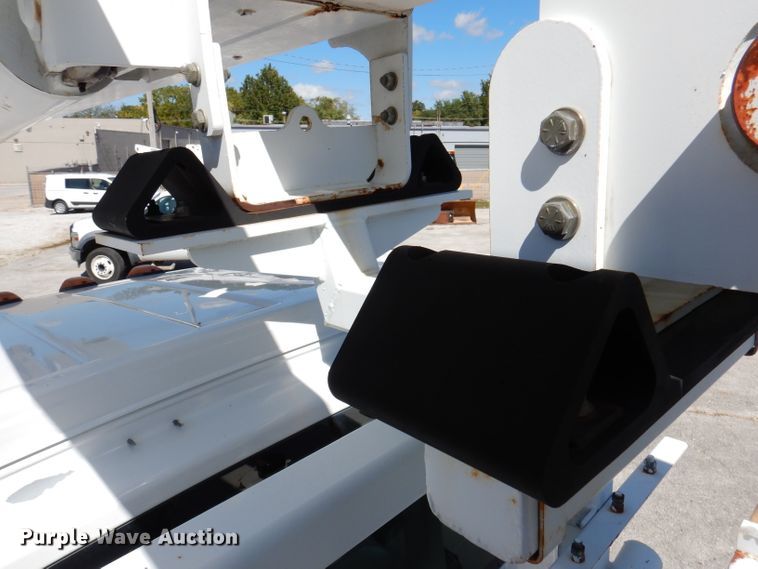 image for item DY9524 2006 Chevrolet C7500  bucket truck