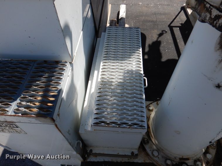 image for item DY9524 2006 Chevrolet C7500  bucket truck