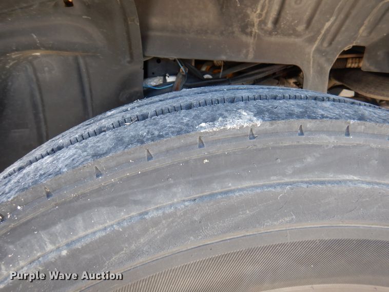 image for item DY9524 2006 Chevrolet C7500  bucket truck