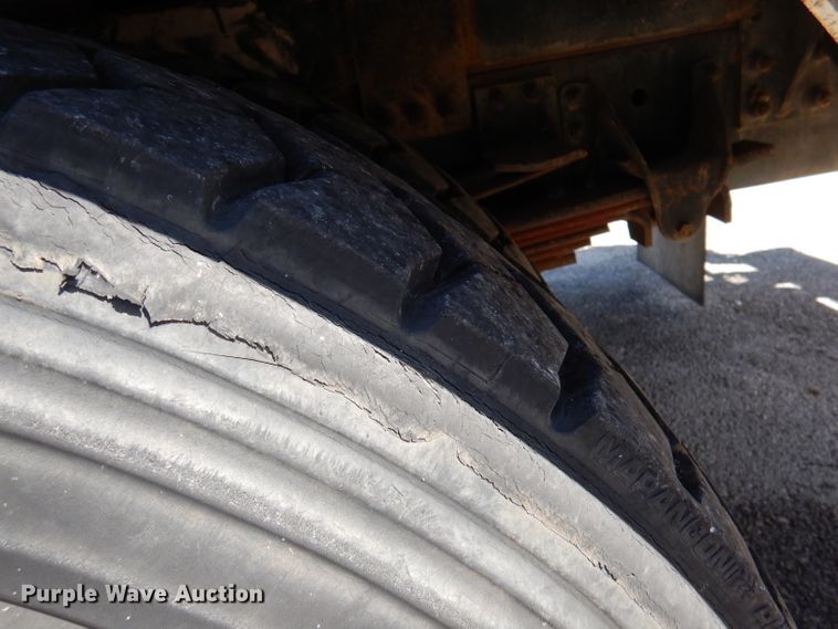 image for item DY9524 2006 Chevrolet C7500  bucket truck