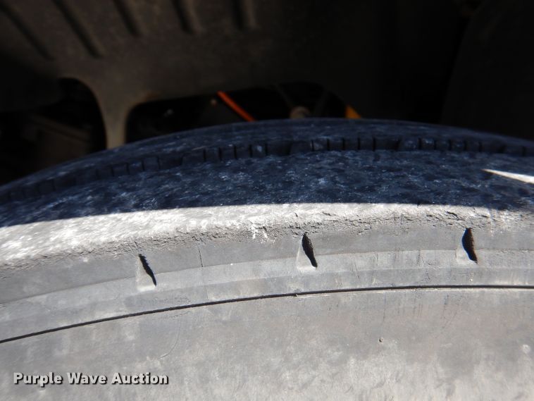 image for item DY9524 2006 Chevrolet C7500  bucket truck