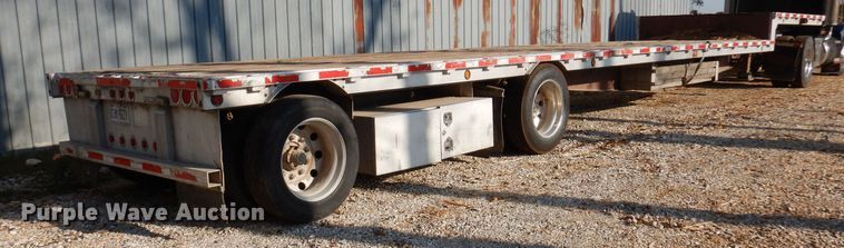 image for item DY9544 2008 Reinke drop deck trailer