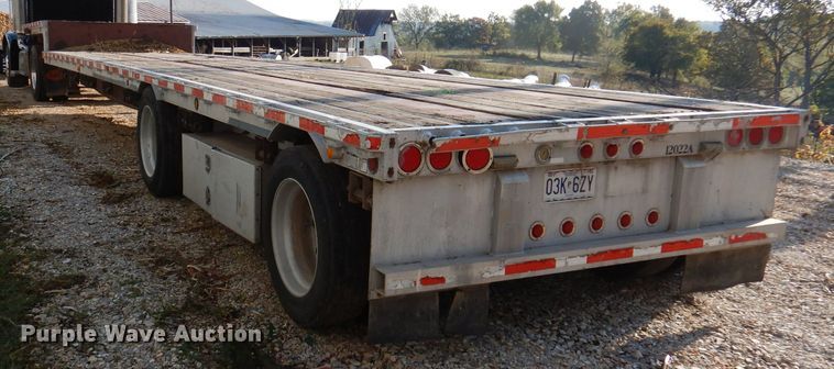 image for item DY9544 2008 Reinke drop deck trailer